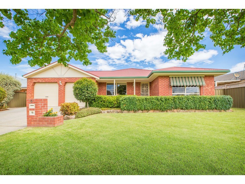 5 Beaus Court, East Albury NSW 2640