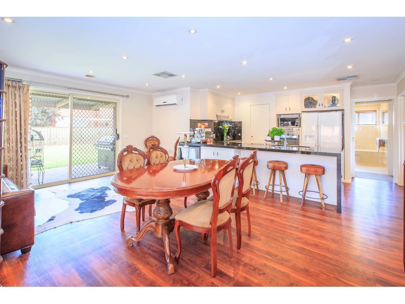 5 Beaus Court, East Albury NSW 2640