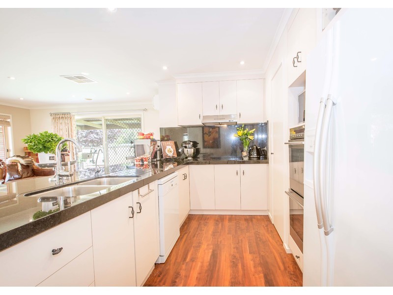 5 Beaus Court, East Albury NSW 2640