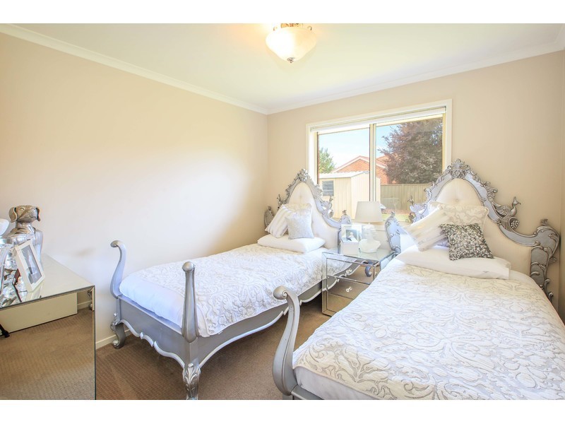 5 Beaus Court, East Albury NSW 2640