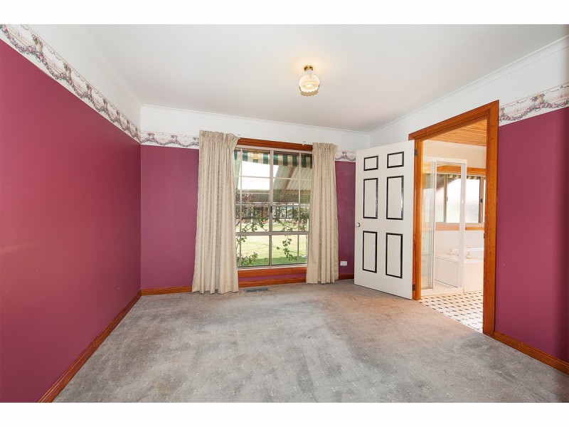 487 Kotthoff Street, Lavington NSW 2641