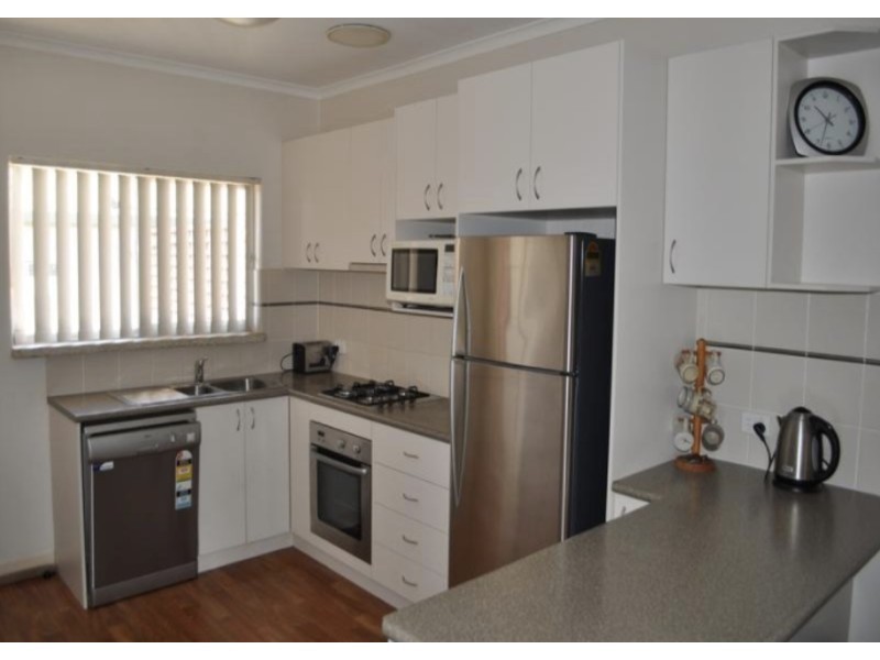 2/394 Urana Road, Lavington NSW 2641