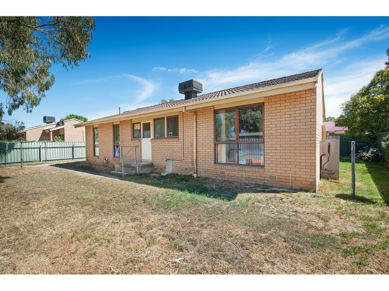 14 Goolagar Crescent, Lavington NSW 2641