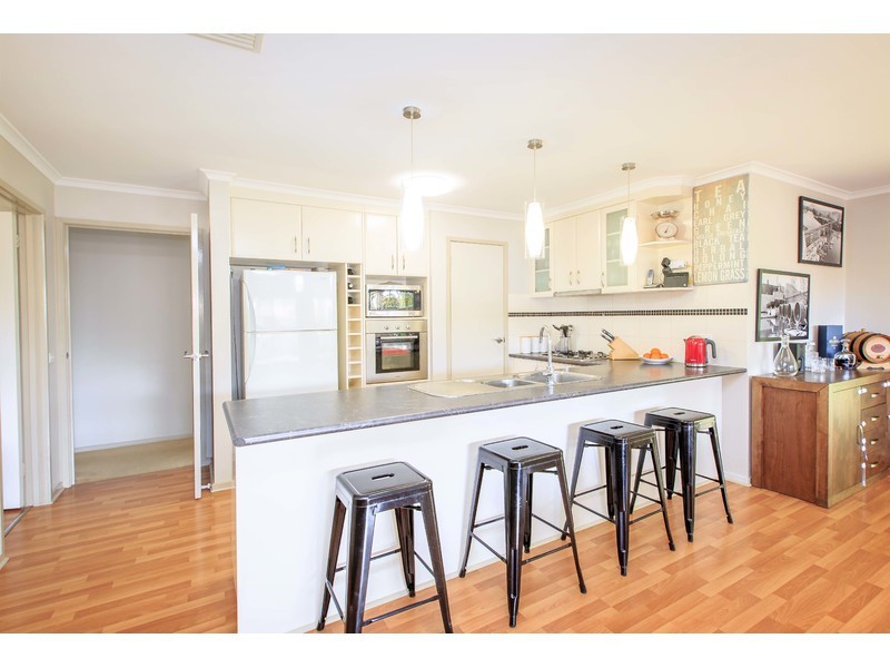 7 Meyer Place, Thurgoona NSW 2640