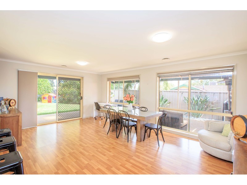 7 Meyer Place, Thurgoona NSW 2640