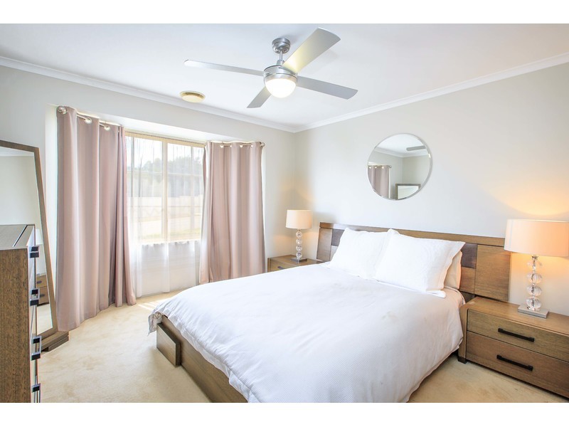 7 Meyer Place, Thurgoona NSW 2640