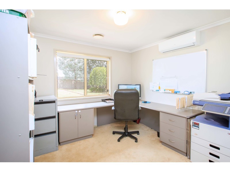 7 Meyer Place, Thurgoona NSW 2640