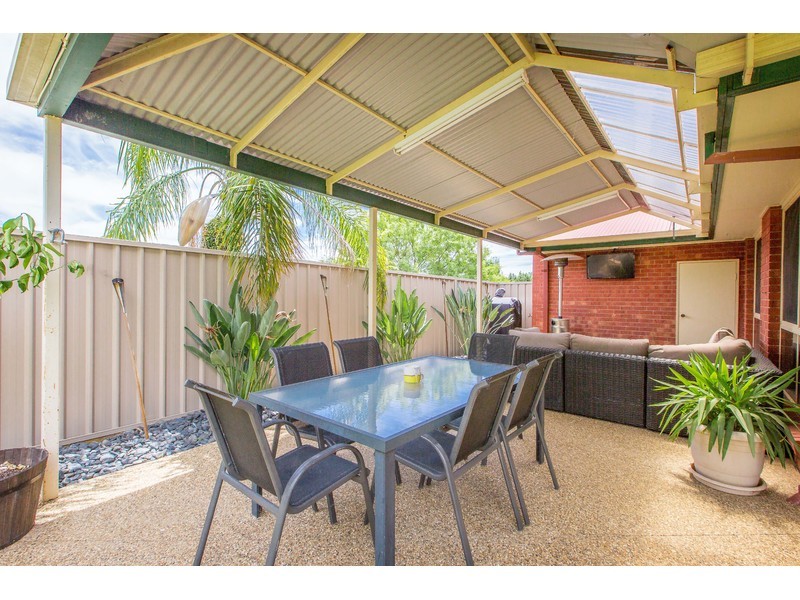 7 Meyer Place, Thurgoona NSW 2640