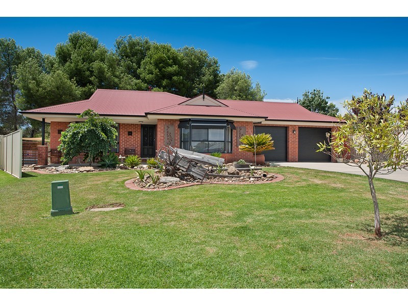 65 Dunne Crescent, Thurgoona NSW 2640