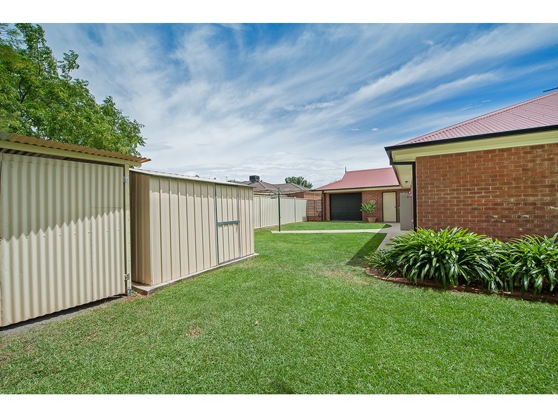 65 Dunne Crescent, Thurgoona NSW 2640