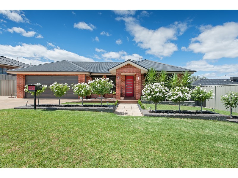 15 Thornbill Street, Thurgoona NSW 2640