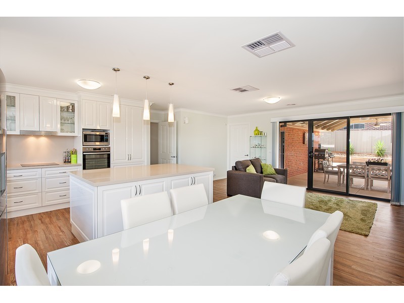 15 Thornbill Street, Thurgoona NSW 2640