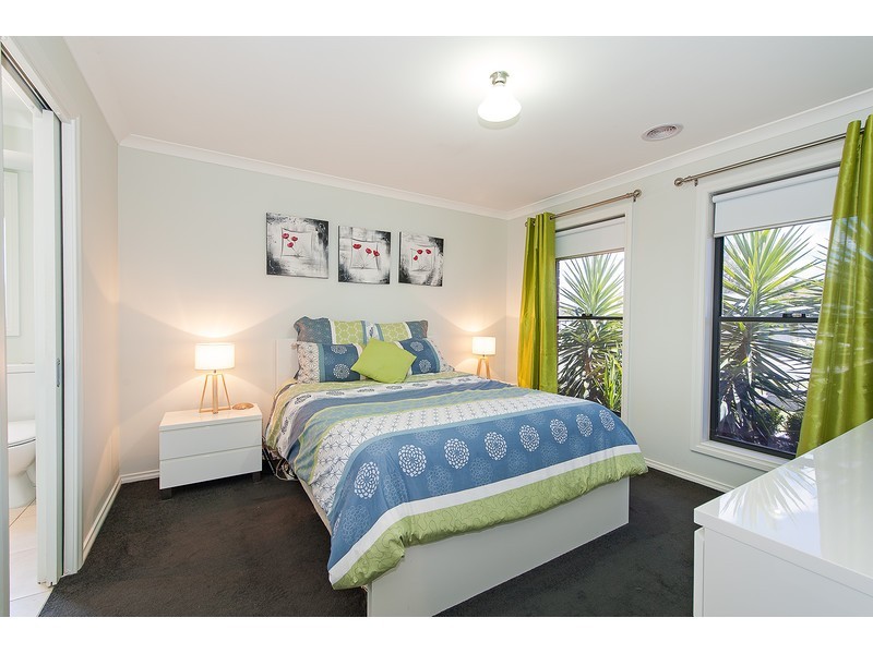 15 Thornbill Street, Thurgoona NSW 2640