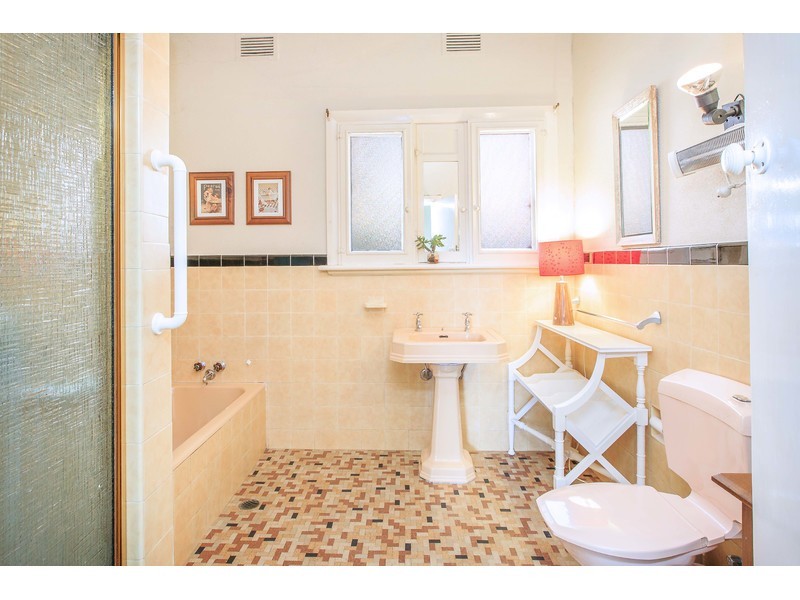 636 Thurgoona Street, Albury NSW 2640