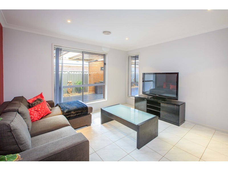 20 Cambridge Drive, Thurgoona NSW 2640