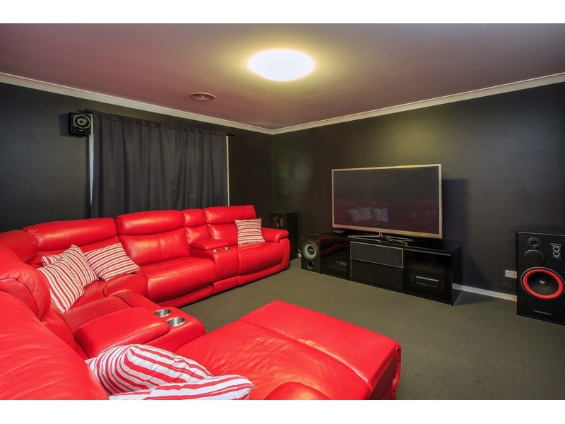 20 Cambridge Drive, Thurgoona NSW 2640