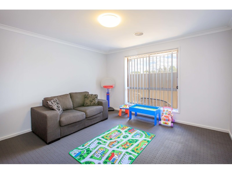 20 Cambridge Drive, Thurgoona NSW 2640