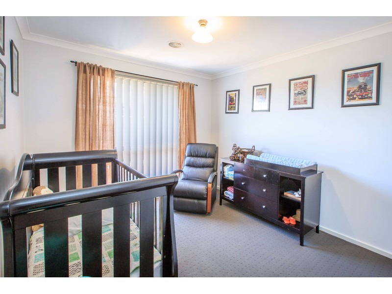 20 Cambridge Drive, Thurgoona NSW 2640