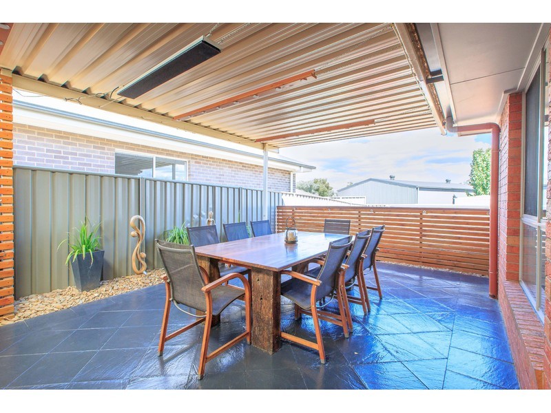 20 Cambridge Drive, Thurgoona NSW 2640