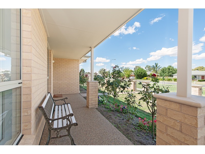 15 Sarah Court, Howlong NSW 2643