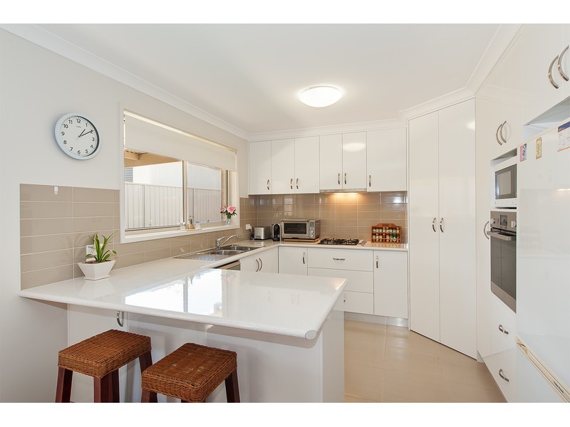 15 Sarah Court, Howlong NSW 2643