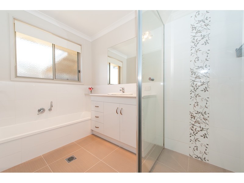 15 Sarah Court, Howlong NSW 2643