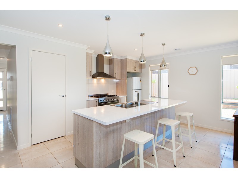30 Charolais Court, Thurgoona NSW 2640