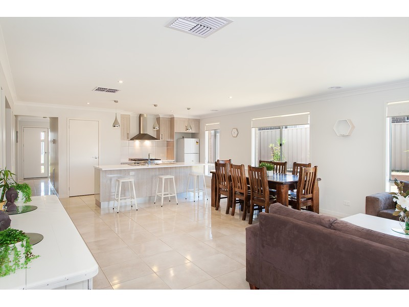 30 Charolais Court, Thurgoona NSW 2640
