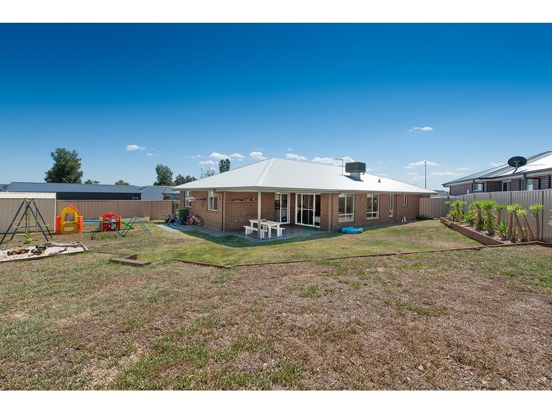30 Charolais Court, Thurgoona NSW 2640