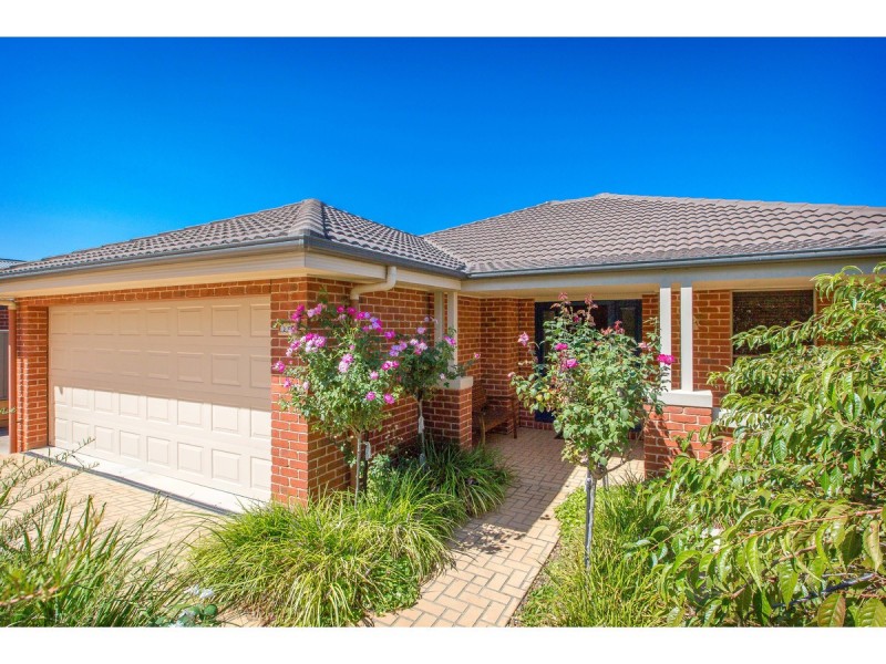 25 Honeyeater Circuit, Thurgoona NSW 2640