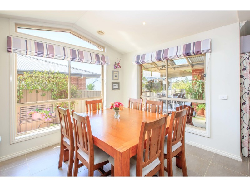 25 Honeyeater Circuit, Thurgoona NSW 2640