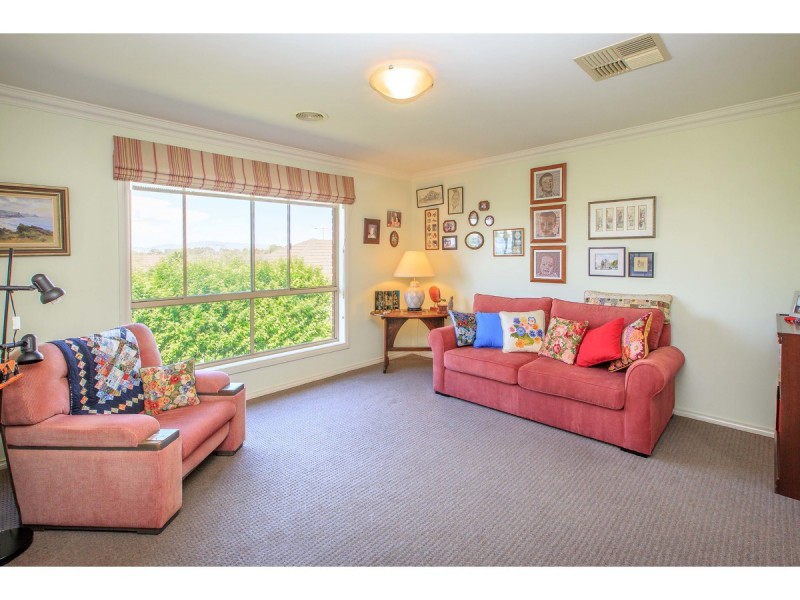 25 Honeyeater Circuit, Thurgoona NSW 2640