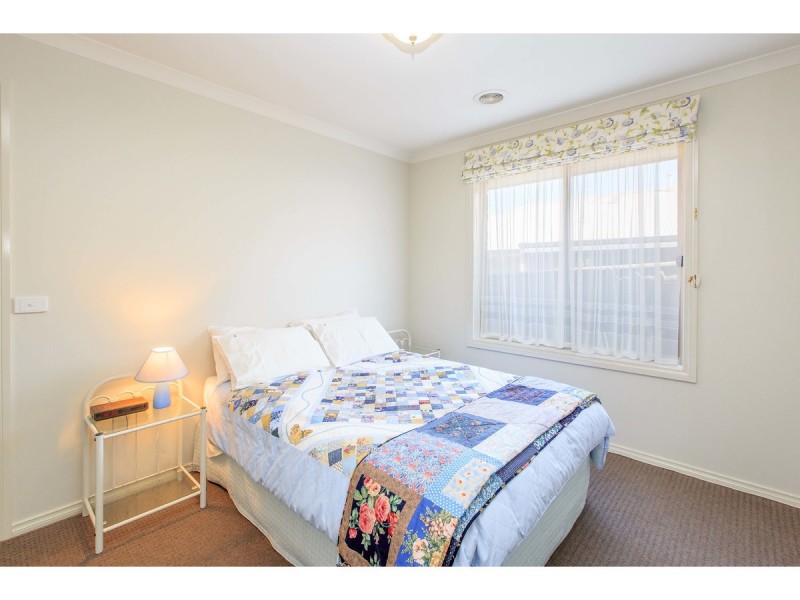 25 Honeyeater Circuit, Thurgoona NSW 2640