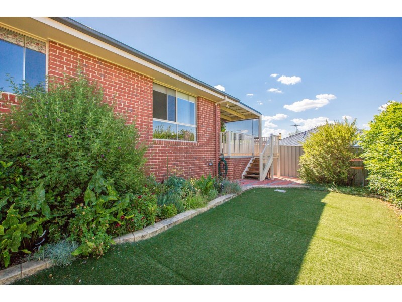 25 Honeyeater Circuit, Thurgoona NSW 2640