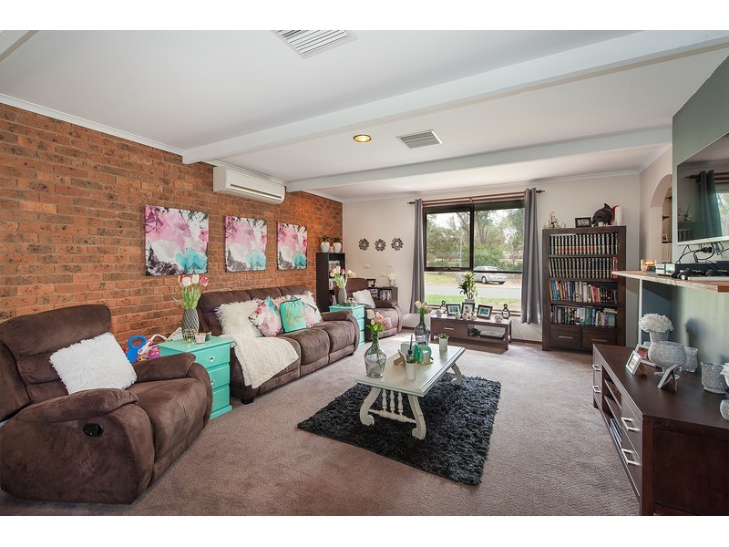 137 Hotham Circuit, Thurgoona NSW 2640