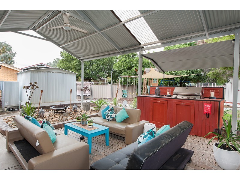 137 Hotham Circuit, Thurgoona NSW 2640