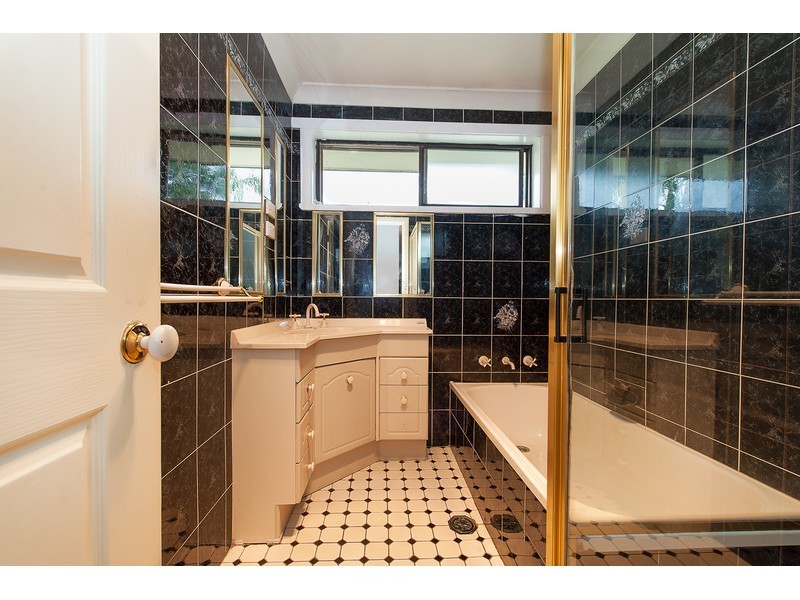 531 Kemp Street, Lavington NSW 2641