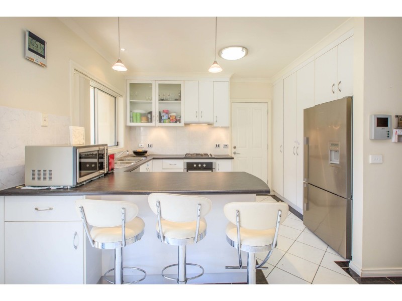 9 Chatterton Place, West Albury NSW 2640