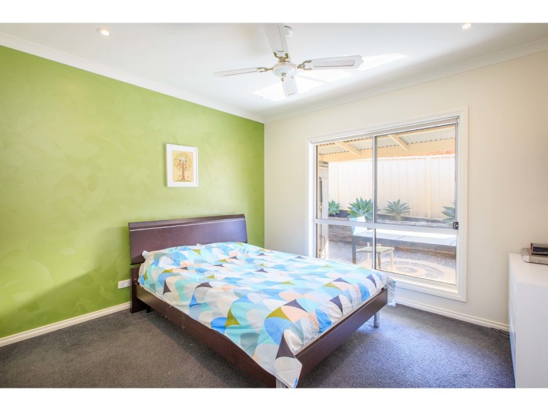 9 Chatterton Place, West Albury NSW 2640