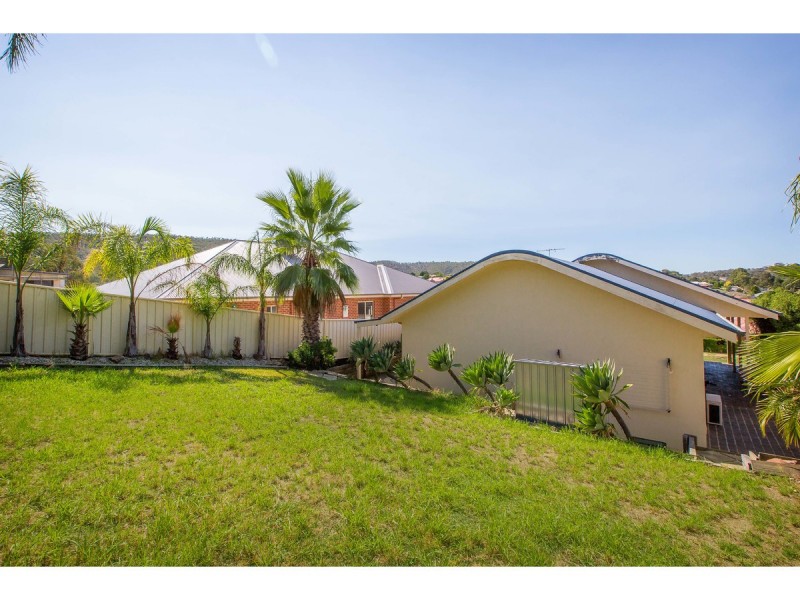 9 Chatterton Place, West Albury NSW 2640