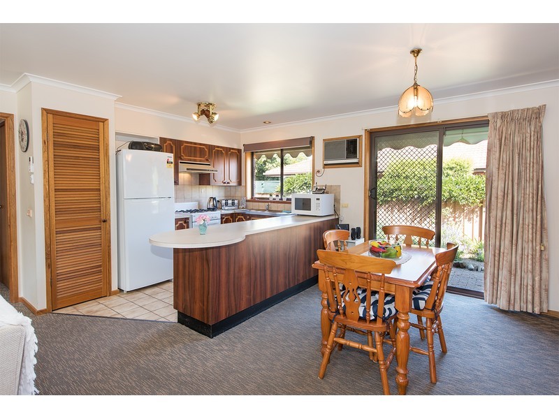 2/6 Brent Court, Lavington NSW 2641