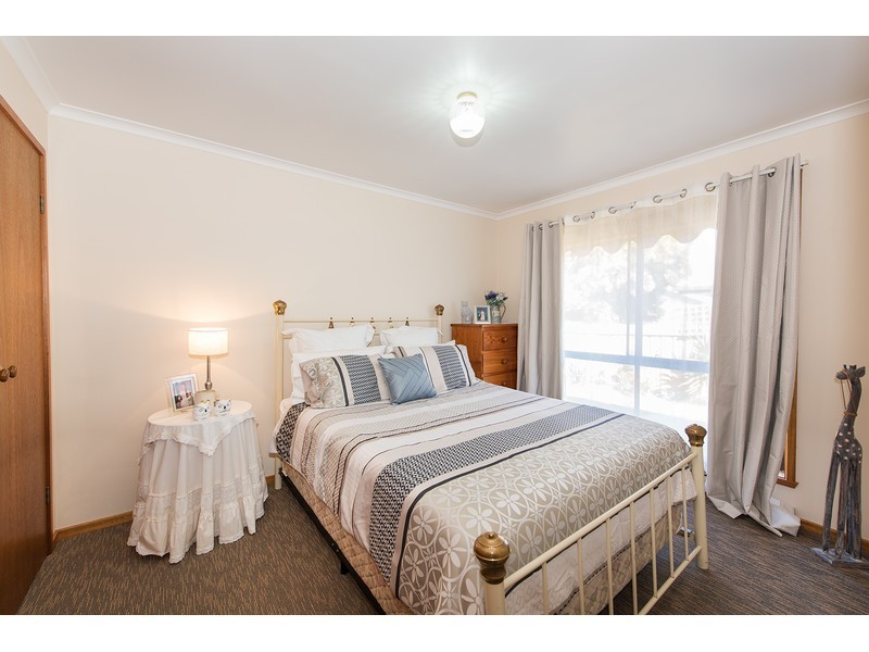 2/6 Brent Court, Lavington NSW 2641