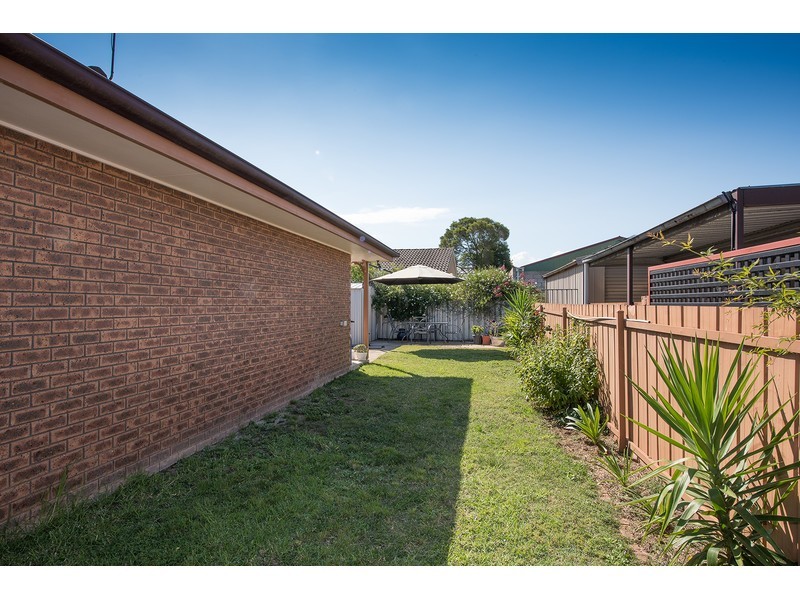 2/6 Brent Court, Lavington NSW 2641