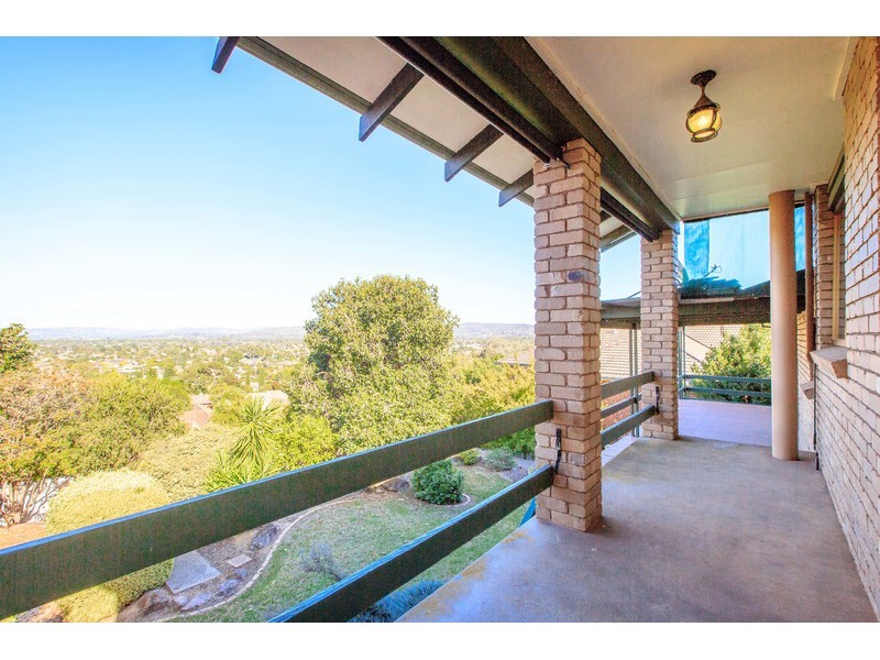 269 Highview Crescent, Lavington NSW 2641