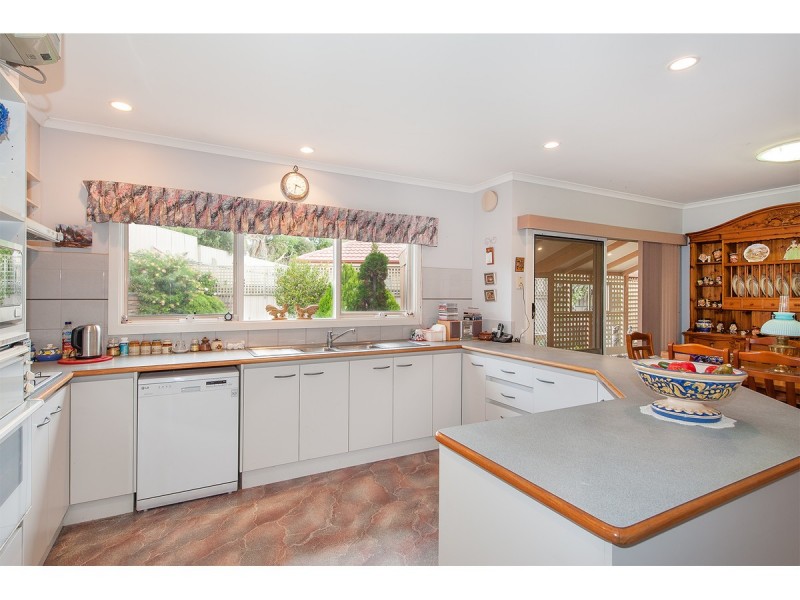 12 Chelsea Court, West Albury NSW 2640