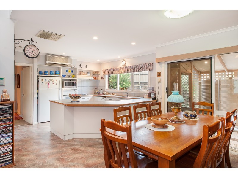 12 Chelsea Court, West Albury NSW 2640