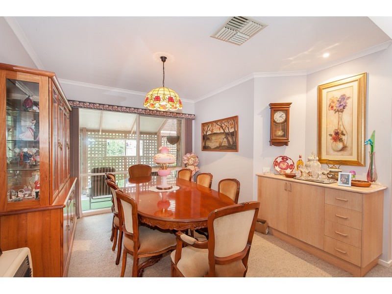 12 Chelsea Court, West Albury NSW 2640