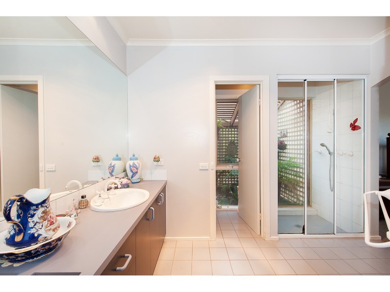 12 Chelsea Court, West Albury NSW 2640