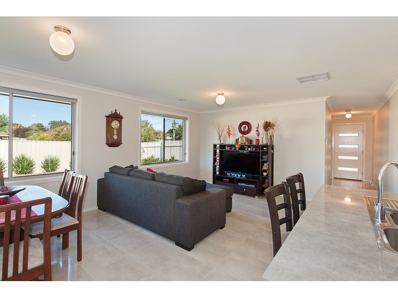 4 Cobby Court, Lavington NSW 2641