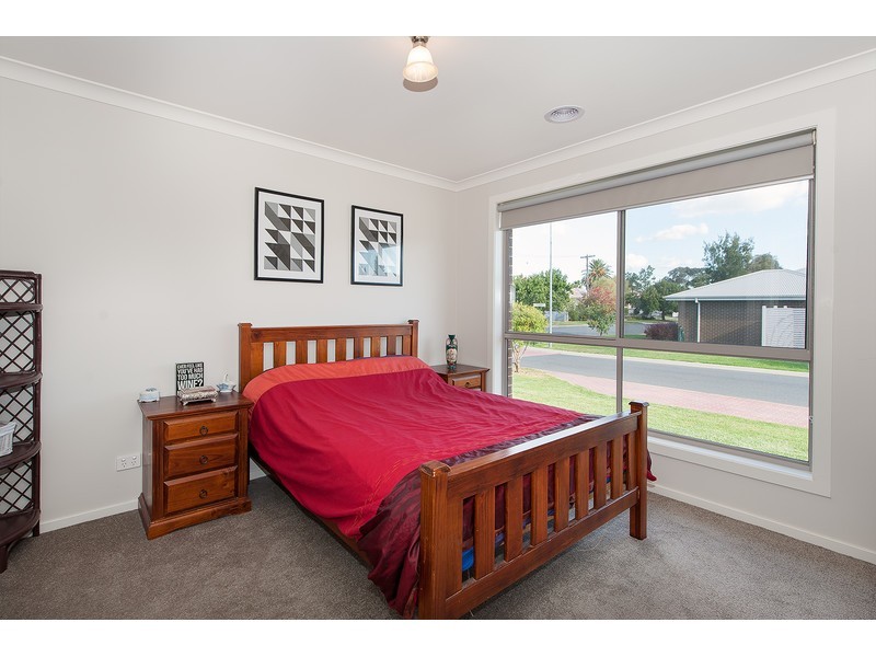 4 Cobby Court, Lavington NSW 2641
